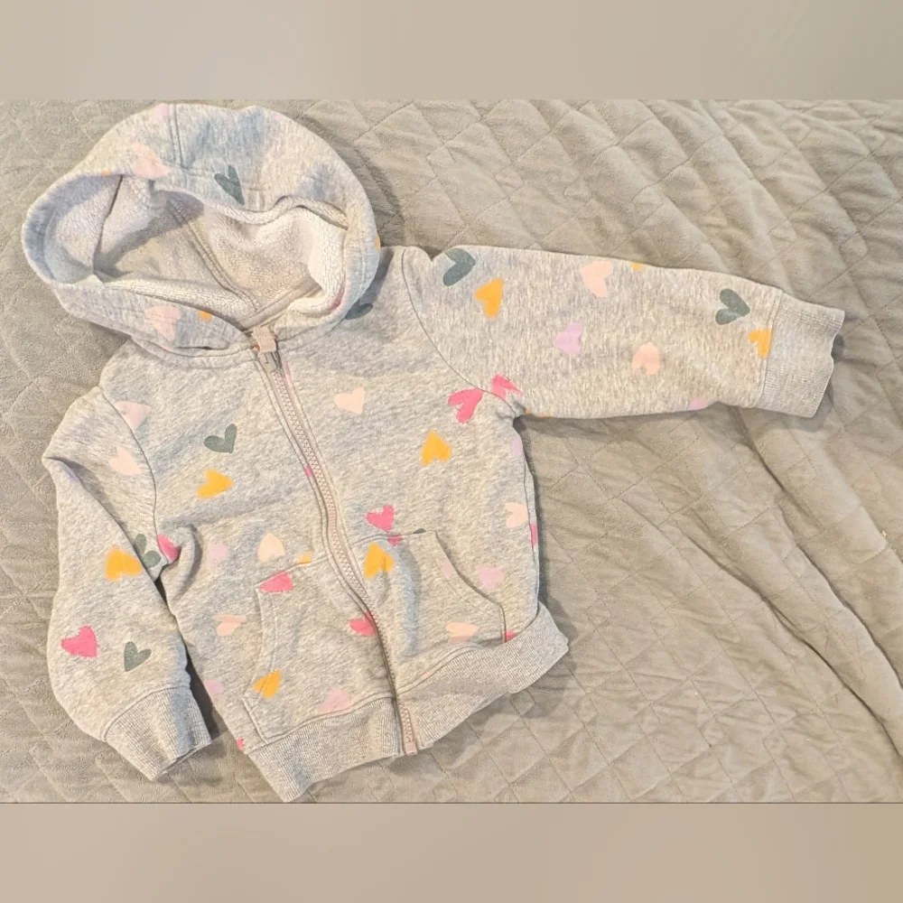 2T Colorful Kids Hoodie with Heart Patterns, T-shirts, And Jeans